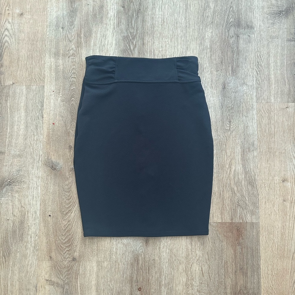Elegant Black Pencil Skirt
